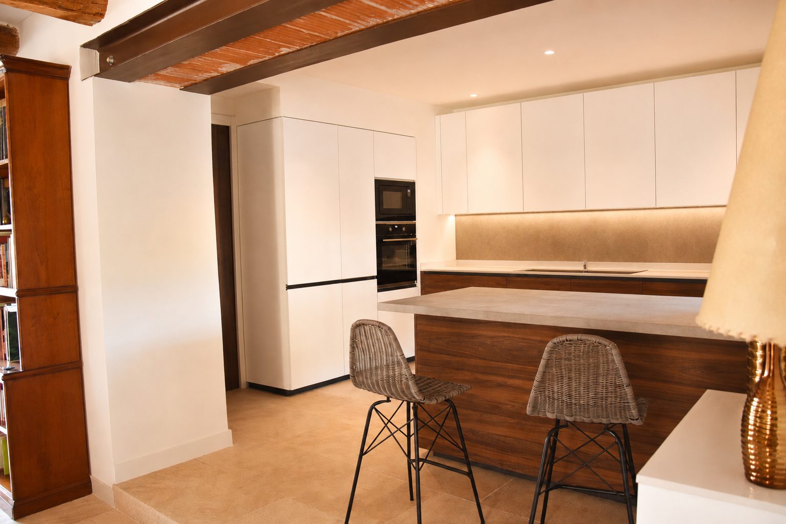 Rénovation d’un mas du XVIIIe siècle, Provence